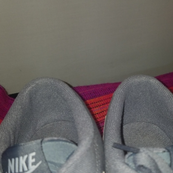 NIKE SHOES - Picture 6 of 6